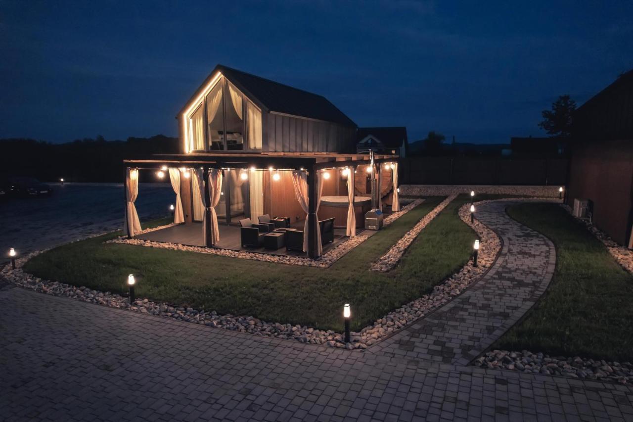 Village Resort Sauna & Jacuzzi & Netflix Tworkowa Екстер'єр фото